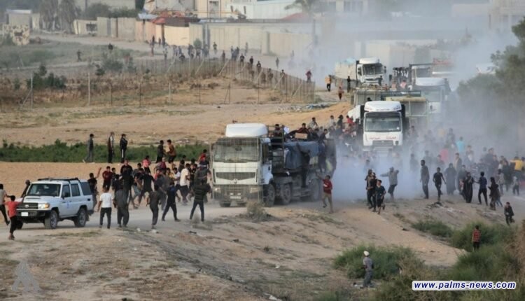 استشهاد 20 فلسطينيا إثر انقلاب شاحنة مساعدات في غزة